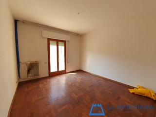 Quadrilocale in Vendita a Lamporecchio, 90'000€, 120 m²