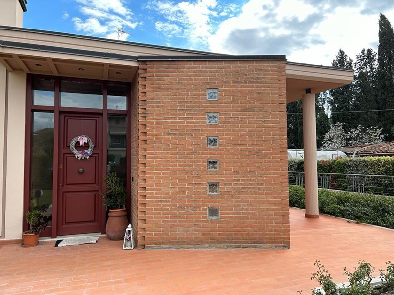 Villa in Vendita a Castelfranco di Sotto, zona Staffoli, 700'000€, 250 m², con Box