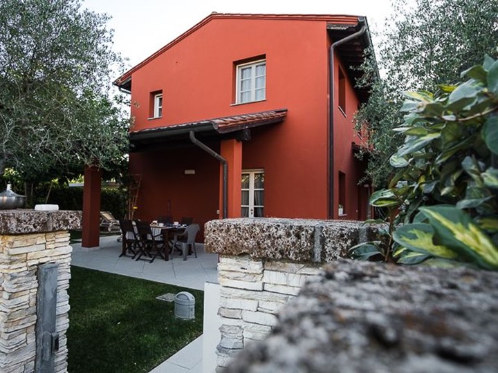 Casale in Vendita a Fucecchio, zona Querce, 550'000€, 250 m²
