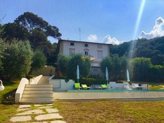 Villa in Vendita a Livorno, zona Antignano, 3'100'000€, 500 m²