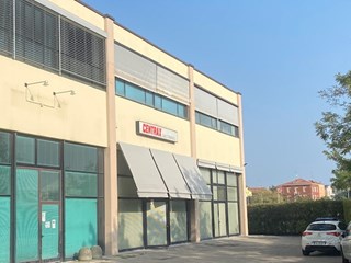 Ufficio in Affitto a Sassuolo, 1'200€, 210 m²