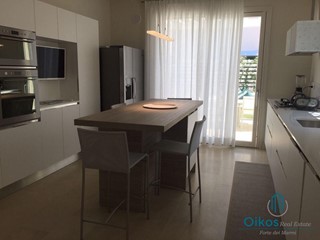 Villa bifamiliare in Affitto a Forte dei Marmi, 50'000€, 150 m², arredato