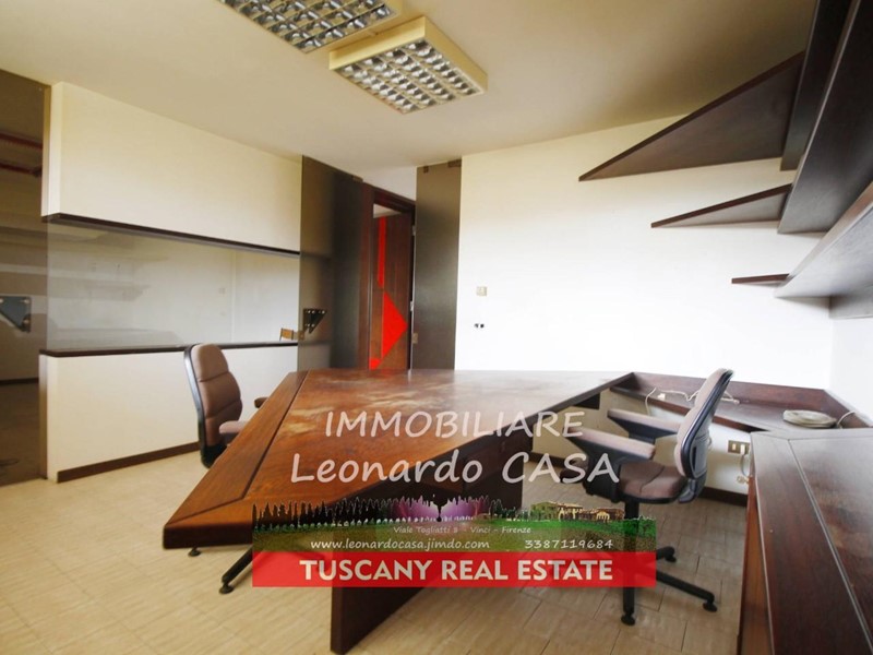 Ufficio in Vendita a Vinci, zona Sovigliana, 280'000€, 190 m²