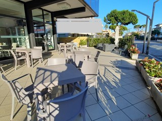 Attività commerciale in Vendita a Martinsicuro, zona Villa Rosa, 60'000€, 171 m²