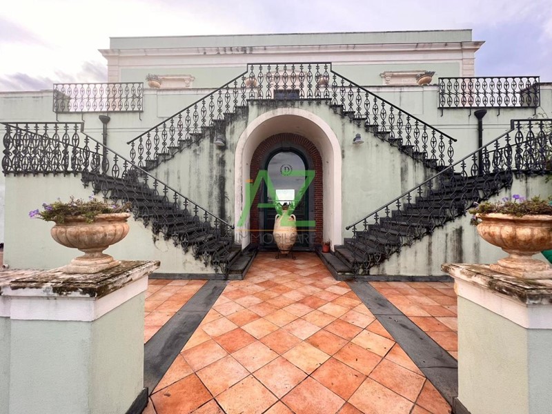 Villa in Vendita a Acireale, zona Semicentro, 1200 m²