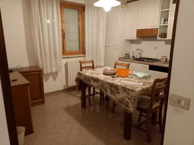 Casa Semi Indipendente in Vendita a Offida, 190'000€, 250 m², con Box