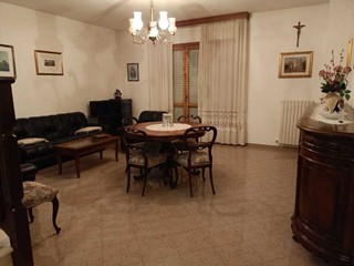 Casa Semi Indipendente in Vendita a Offida, 190'000€, 250 m², con Box