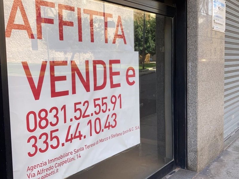 Negozio in Vendita a Brindisi, 130'000€, 82 m²