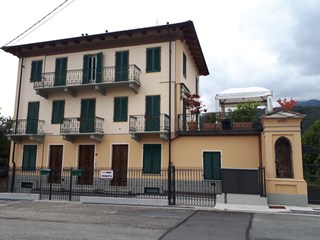 Trilocale in Vendita a Coazze, zona Centro , 79'000€, 64 m²