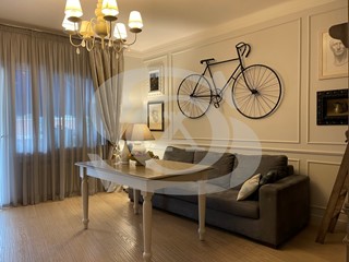 Trilocale in Vendita a Sanremo, zona Foce, 450'000€, 85 m², arredato