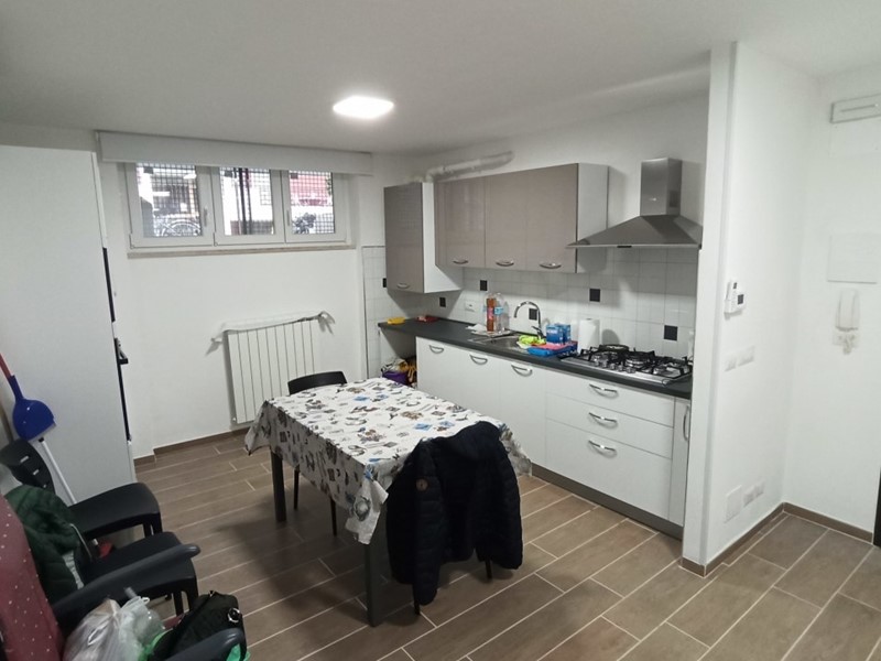 Trilocale in Vendita a Carrara, zona Marina Di Carrara, 120'000€, 55 m², arredato