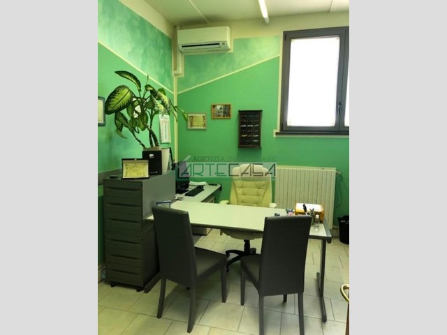 Ufficio in Affitto a Cascina, 600€, 55 m²