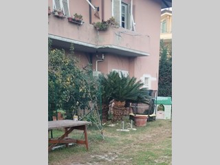 Casa Semi Indipendente in Vendita a Massa, zona Ricortola, 320'000€, 160 m²