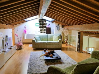 Appartamento in Vendita a San Giuliano Terme, zona Le Maggiola, 450'000€, 130 m², con Box