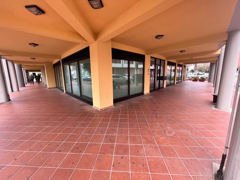 Immobile commerciale in Vendita a Montelupo Fiorentino, 660'000€, 324 m²