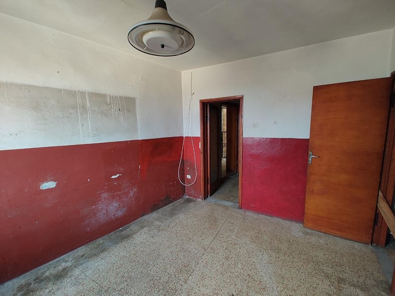 Quadrilocale in Vendita a Casciana Terme Lari, zona Lari, 50'000€, 100 m², con Box