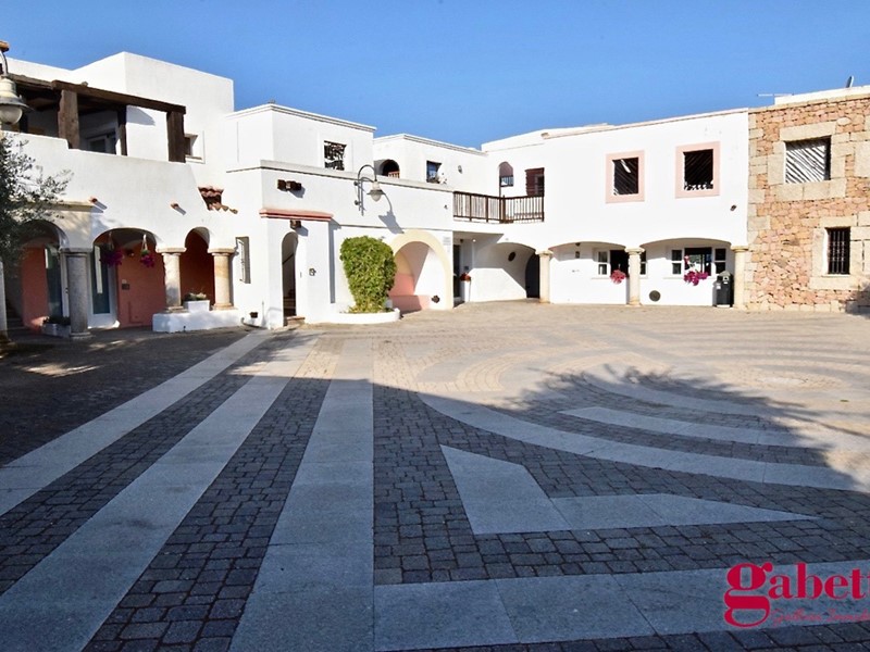 Negozio in Vendita a Santa Teresa Gallura, 66'000€, 31 m²