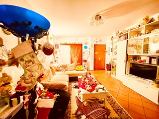 Quadrilocale in Vendita a Sarzana, zona Nave, 170'000€, 90 m², con Box