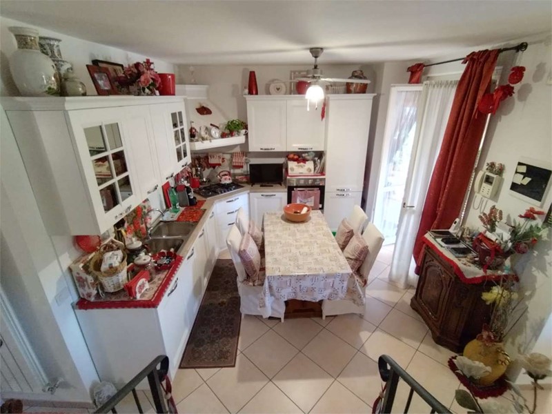 Casa Semi Indipendente in Vendita a Castelnuovo Magra, 330'000€, 170 m²