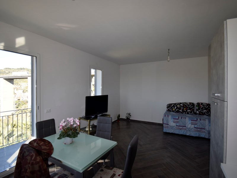 Casa Indipendente in Vendita a Bordighera, 650'000€, 150 m²