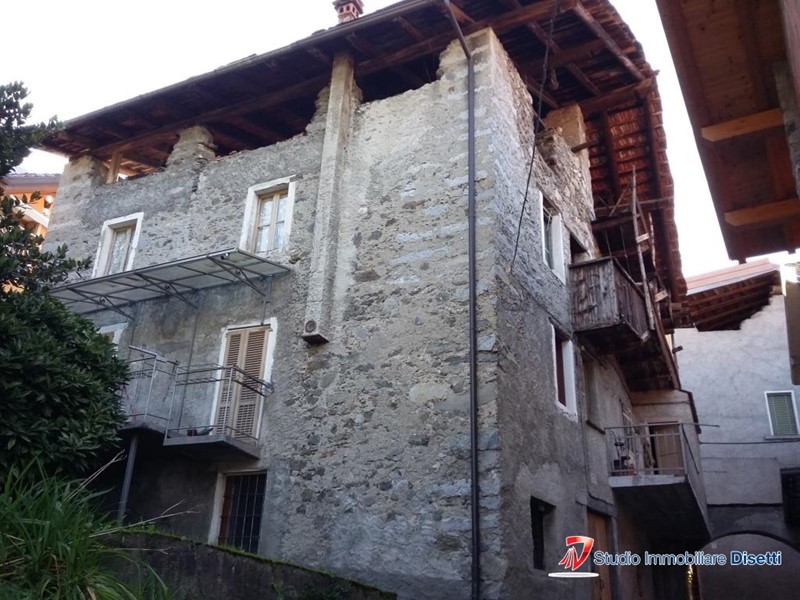 Villa in Vendita a Sonico, 39'000€, 400 m²