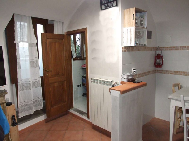 Casa Indipendente in Vendita a Prato, zona Prato (PO), 135'000€, 66 m², arredato