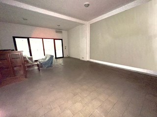 Immobile commerciale in Affitto a Ortona, zona Centro commerciale Fonte Grande, 300€, 56 m²