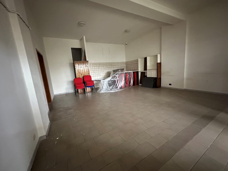 Immobile commerciale in Affitto a Ortona, zona Centro commerciale Fonta grande, 300€, 60 m²
