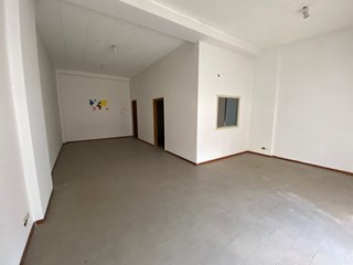 Immobile commerciale in Affitto a Ortona, zona Centro commerciale fonte grande, 450€, 58 m²