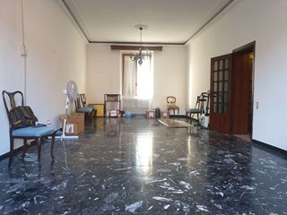 Casa Indipendente in Vendita a Prato, zona Centro, 250'000€, 152 m²