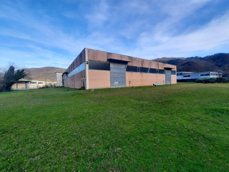Capannone in Vendita a Borgo a Mozzano, zona Anchiano, 2'500'000&euro;, 3950 m²