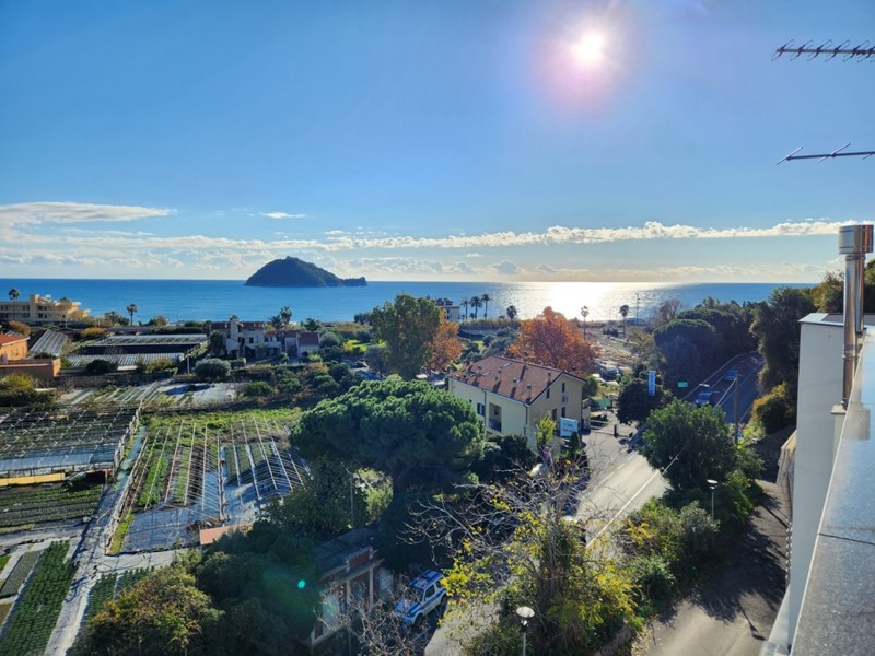 Quadrilocale in Vendita a Alassio, 350'000€, 80 m², con Box