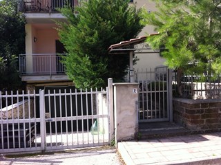 Villetta a schiera in Vendita a Sirignano, zona Centrale, 250'000€, 210 m²