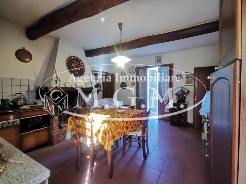Casa Indipendente in Vendita a Castelfranco di Sotto, zona Galleno, 270'000€, 170 m², con Box