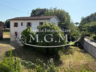 Casa Indipendente in Vendita a Castelfranco di Sotto, zona Galleno, 270'000€, 170 m², con Box