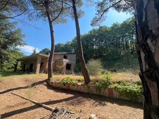 Villa in Vendita a Arezzo, 400'000€, 400 m²
