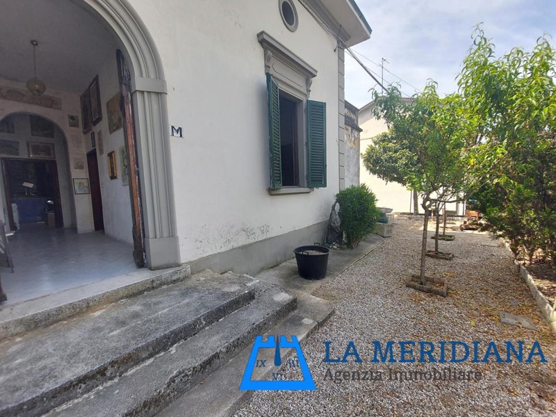 Casa Indipendente in Vendita a Cerreto Guidi, 170'000€, 400 m²