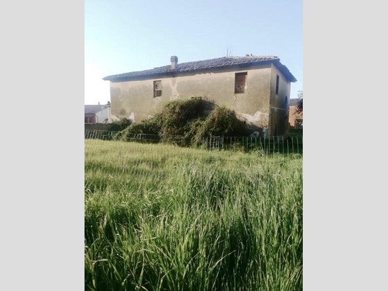 Casa di corte in Vendita a Calci, 390'000€, 300 m²