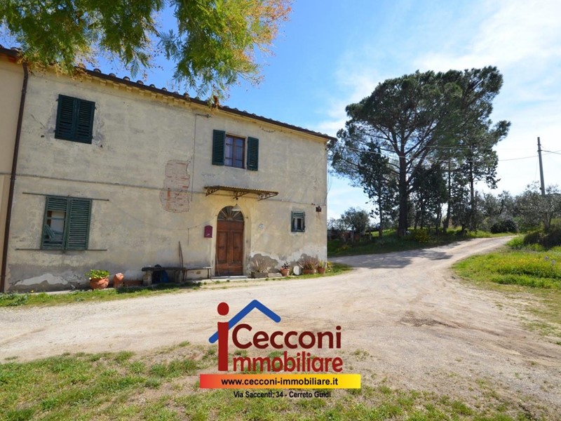 Casale in Vendita a Cerreto Guidi, 190'000€, 300 m², con Box
