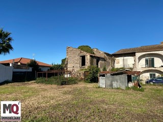 Rustico in Vendita a Capua, zona Via Brezza, 120'000€, 150 m²