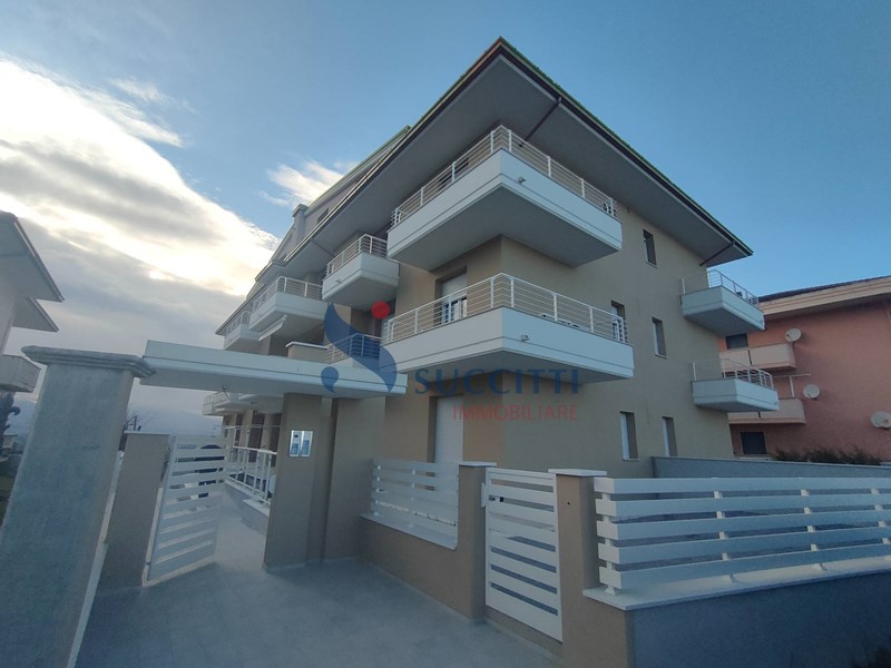 Trilocale in Vendita a Tortoreto, zona Tortoreto Alta, 128'550€, 80 m²