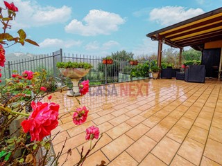 Quadrilocale in Vendita a Monsano, zona Monsano, 309'000€, 158 m², con Box