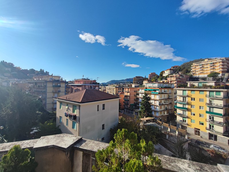Appartamento in Vendita a Rapallo, zona Funivia, 380'000€, 130 m²