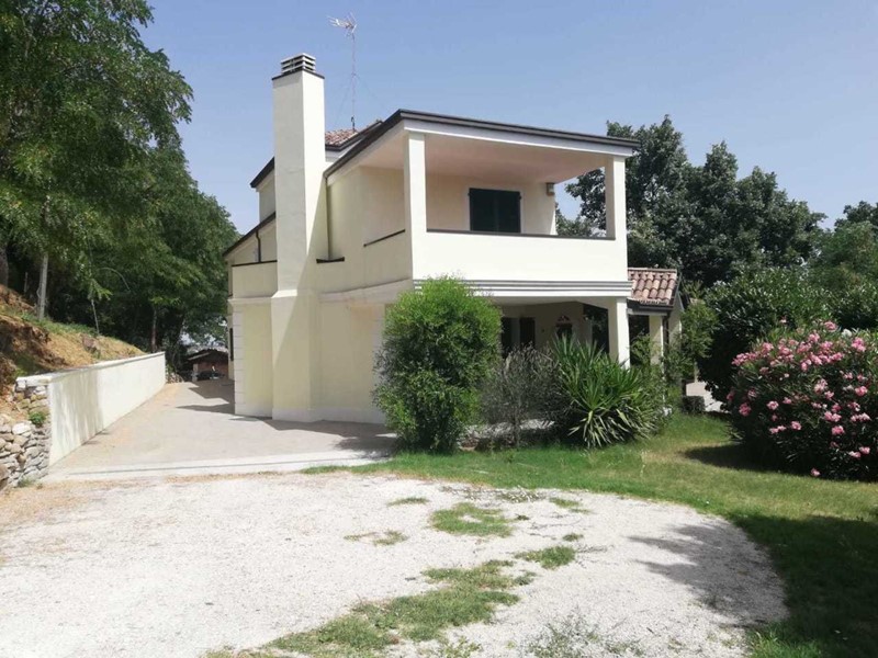 Casa Indipendente in Vendita a Montescudo Monte Colombo, 389'000€, 260 m²
