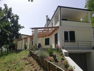Casa Indipendente in Vendita a Montescudo Monte Colombo, 389'000€, 260 m²