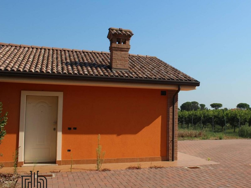 Casa Semi Indipendente in Vendita a Cesena, zona Calabrina, 620'000€, 280 m², con Box