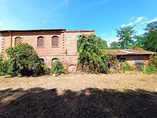 Casa Indipendente in Vendita a Castelnuovo Magra, 230'000€, 280 m²