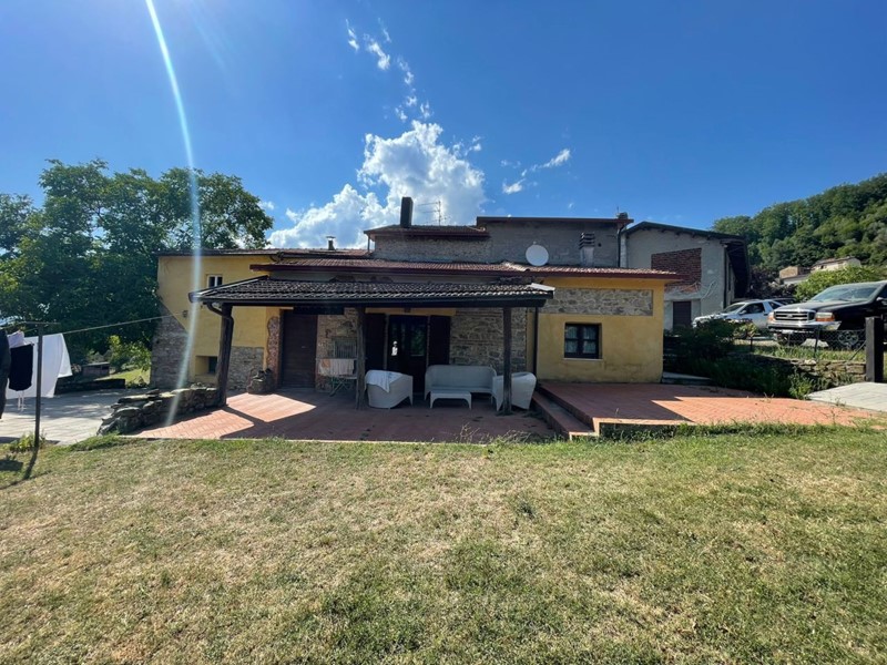 Attività commerciale in Vendita a Licciana Nardi, zona Licciana Nardi, 280 m², arredato