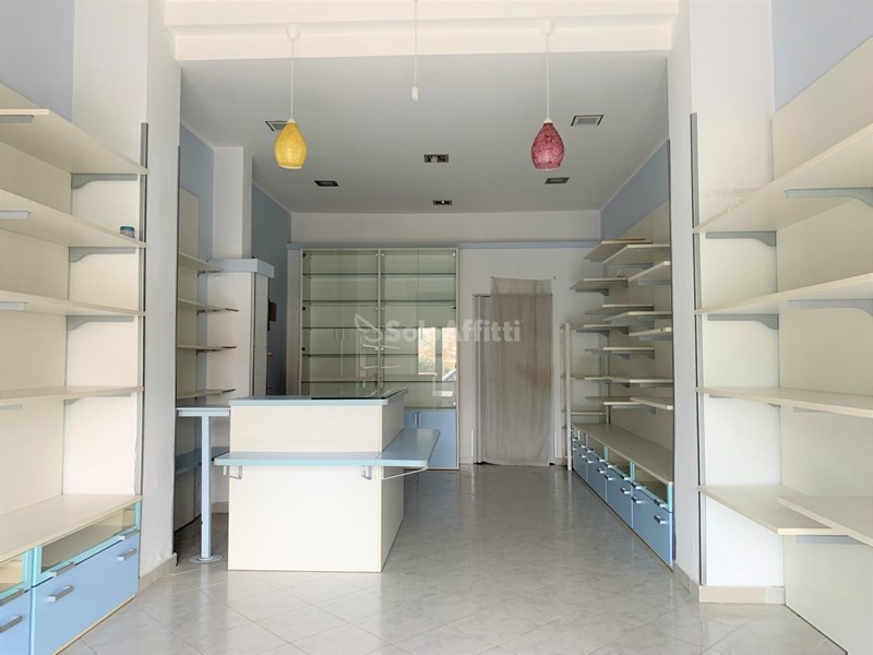 Capannone in Affitto a Catanzaro, zona PiterÃ, 500&euro;, 40 m²