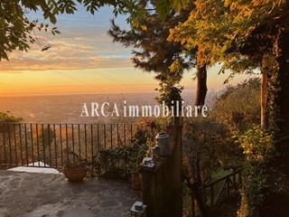 Casa di corte in Vendita a Pietrasanta, zona Solaio, 650'000€, 110 m²